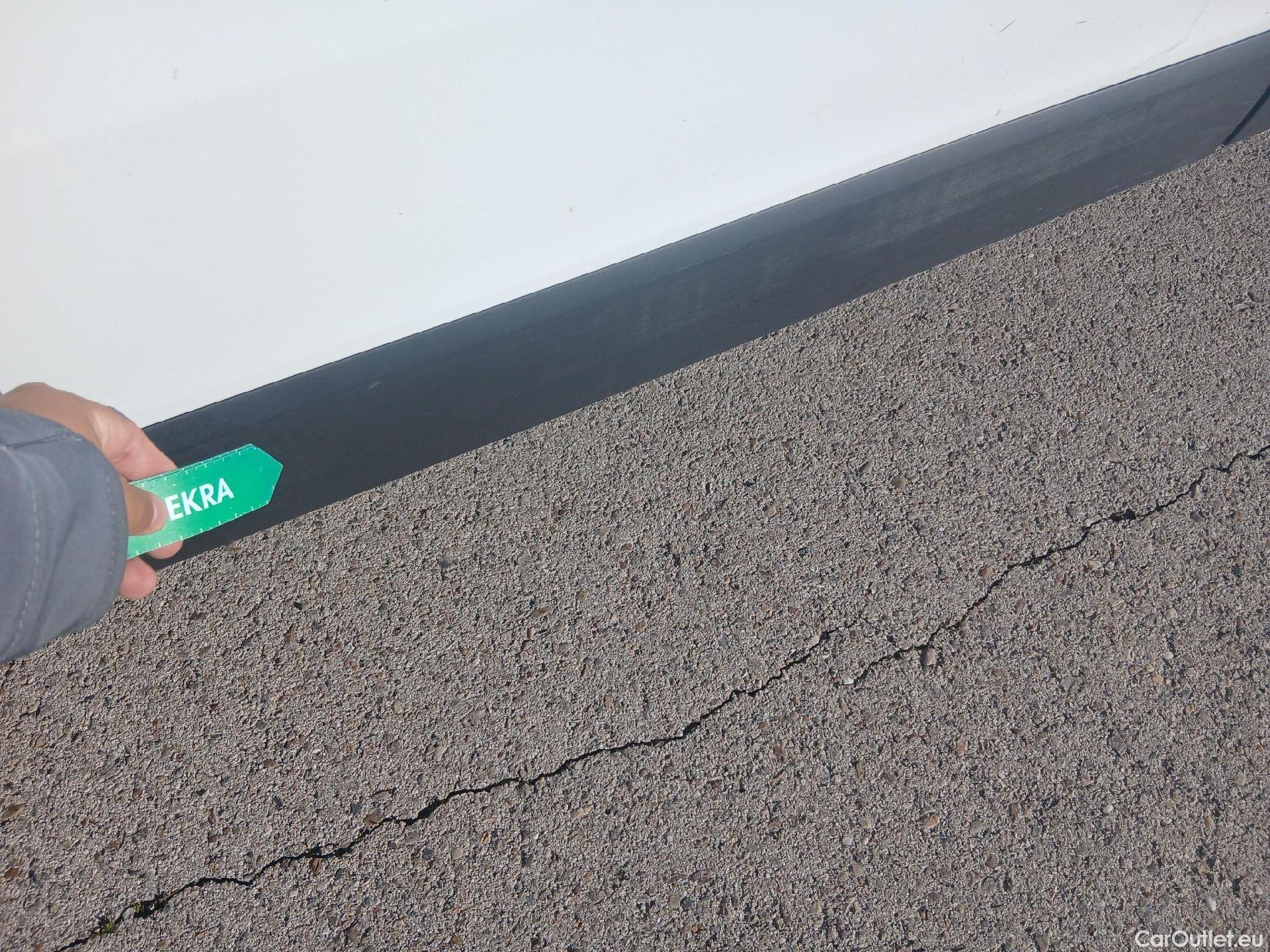  Renault  Trafic RENAULT  / 2021 / 4P / furgón Furgón L1H1 Blue dCi 96 Kw (130 CV) CUA #45