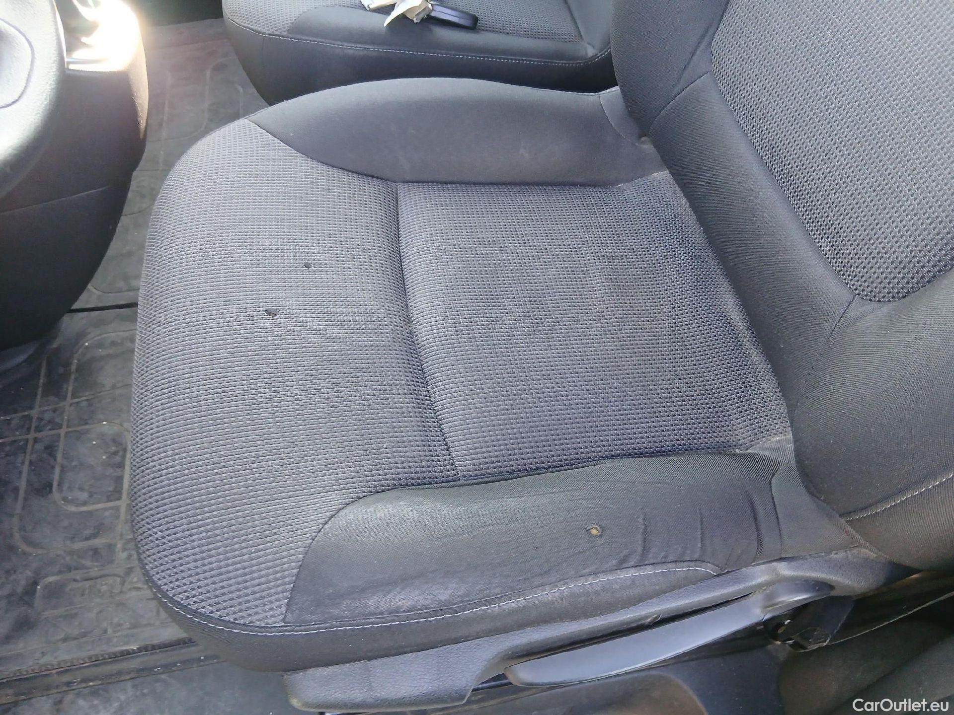  Renault  Trafic RENAULT  / 2019 / 4P / furgón Furgón 27 L1H1 Energy BluedCi 88 kW (AC) #4