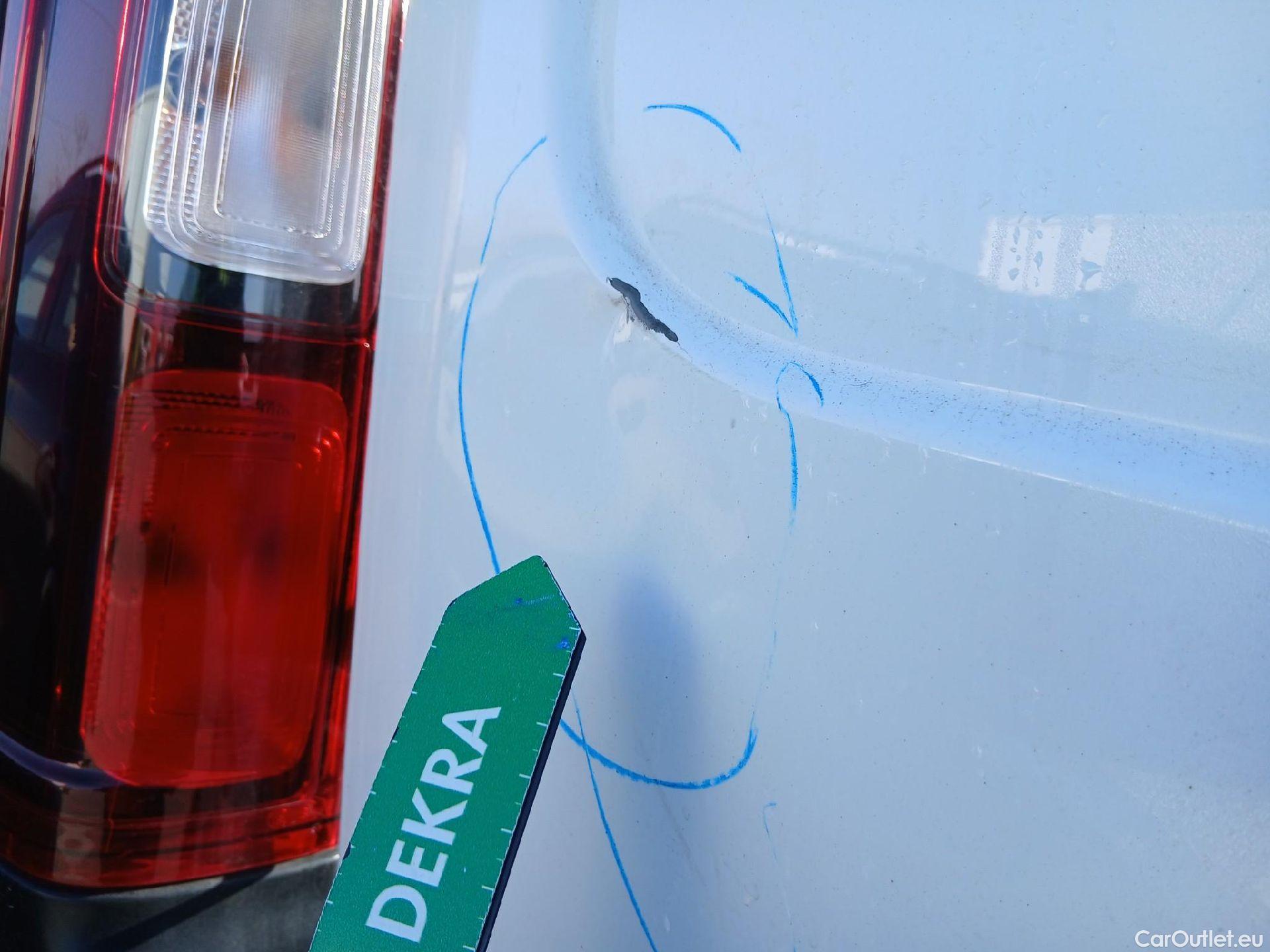  Renault  Trafic RENAULT  / 2019 / 4P / furgón Furgón 27 L1H1 Energy BluedCi 88 kW (AC) #25