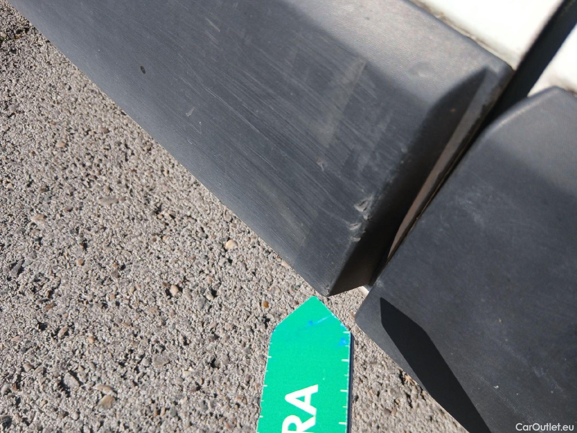  Renault  Trafic RENAULT  / 2019 / 4P / furgón Furgón 27 L1H1 Energy BluedCi 88 kW (AC) #37