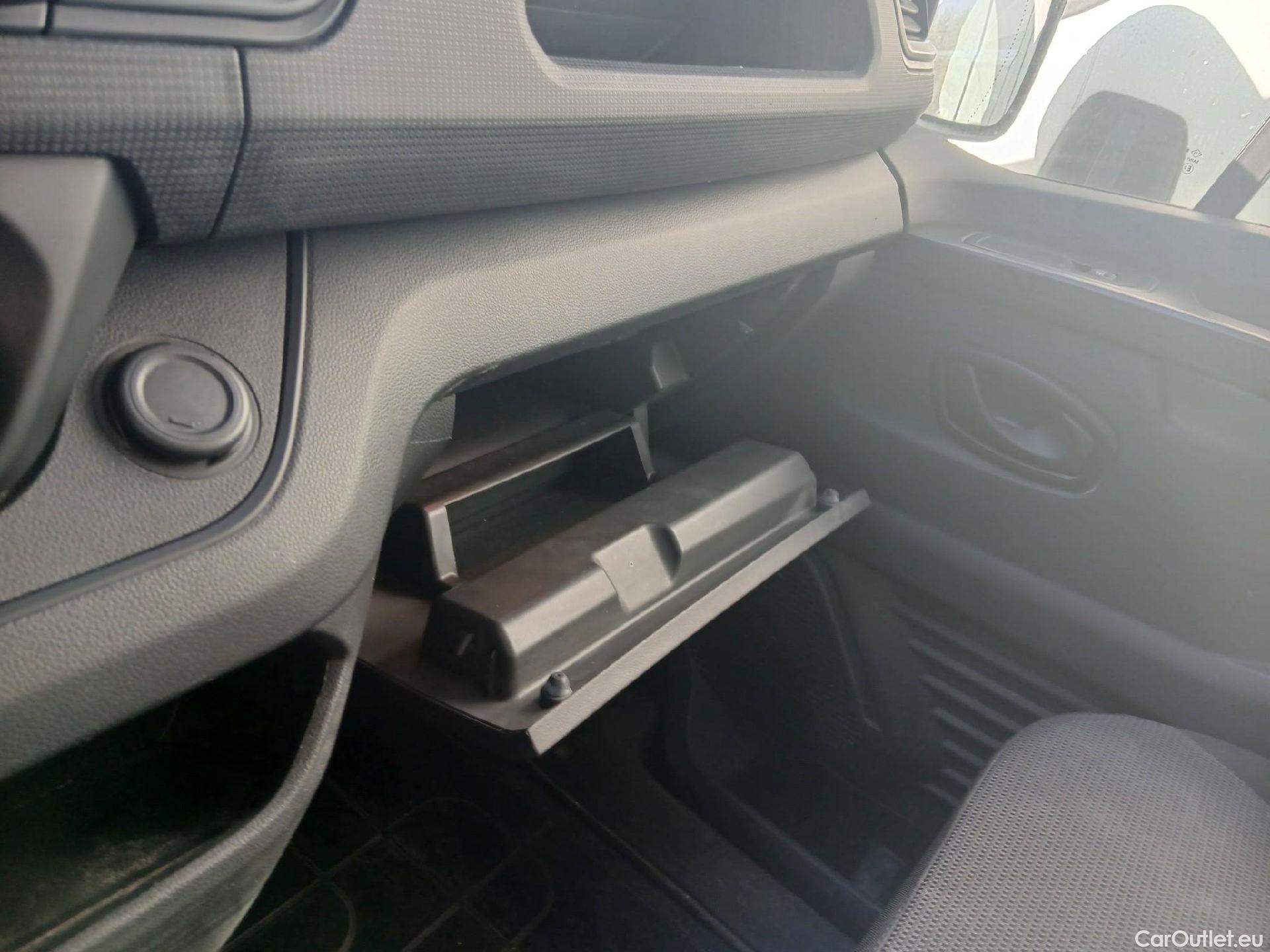  Renault  Trafic RENAULT  / 2021 / 4P / furgón Furgón L1H1 Blue dCi 96 Kw (130 CV) CUA #1