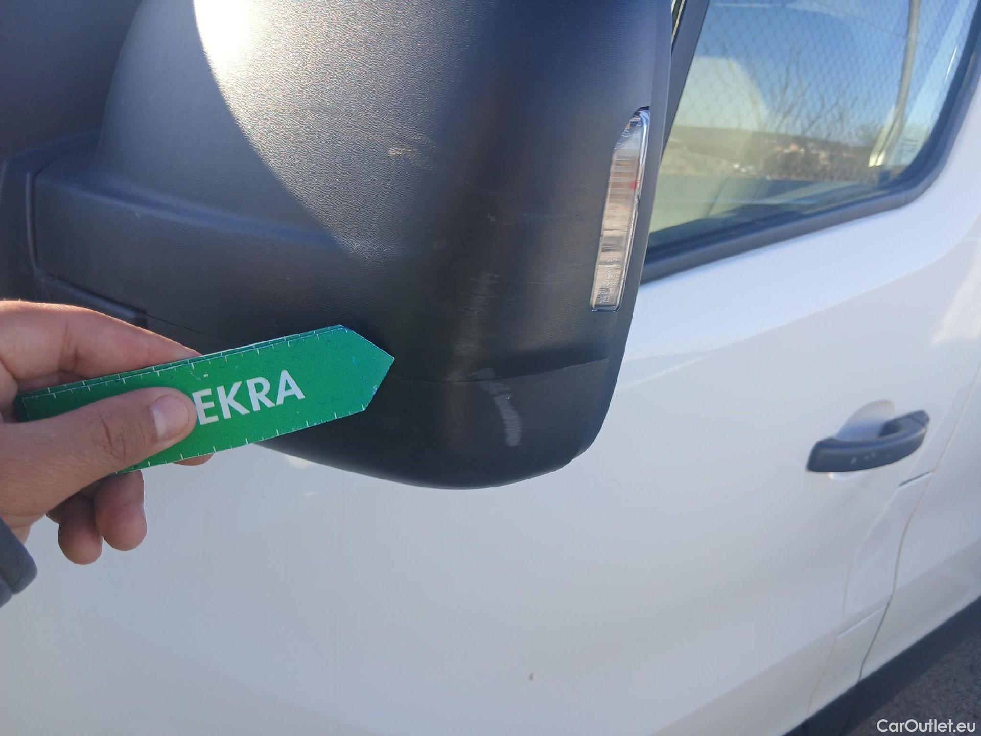  Renault  Trafic RENAULT  / 2021 / 4P / furgón Furgón L1H1 Blue dCi 96 Kw (130 CV) CUA #24