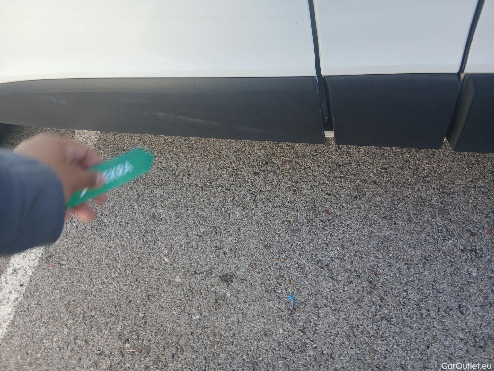  Renault  Trafic RENAULT  / 2021 / 4P / furgón Furgón L1H1 Blue dCi 96 Kw (130 CV) CUA #33