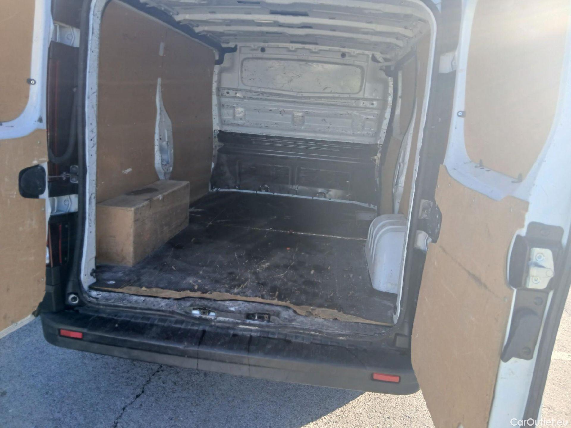  Renault  Trafic RENAULT  / 2021 / 4P / furgón Furgón L1H1 Blue dCi 96 Kw (130 CV) CUA #2