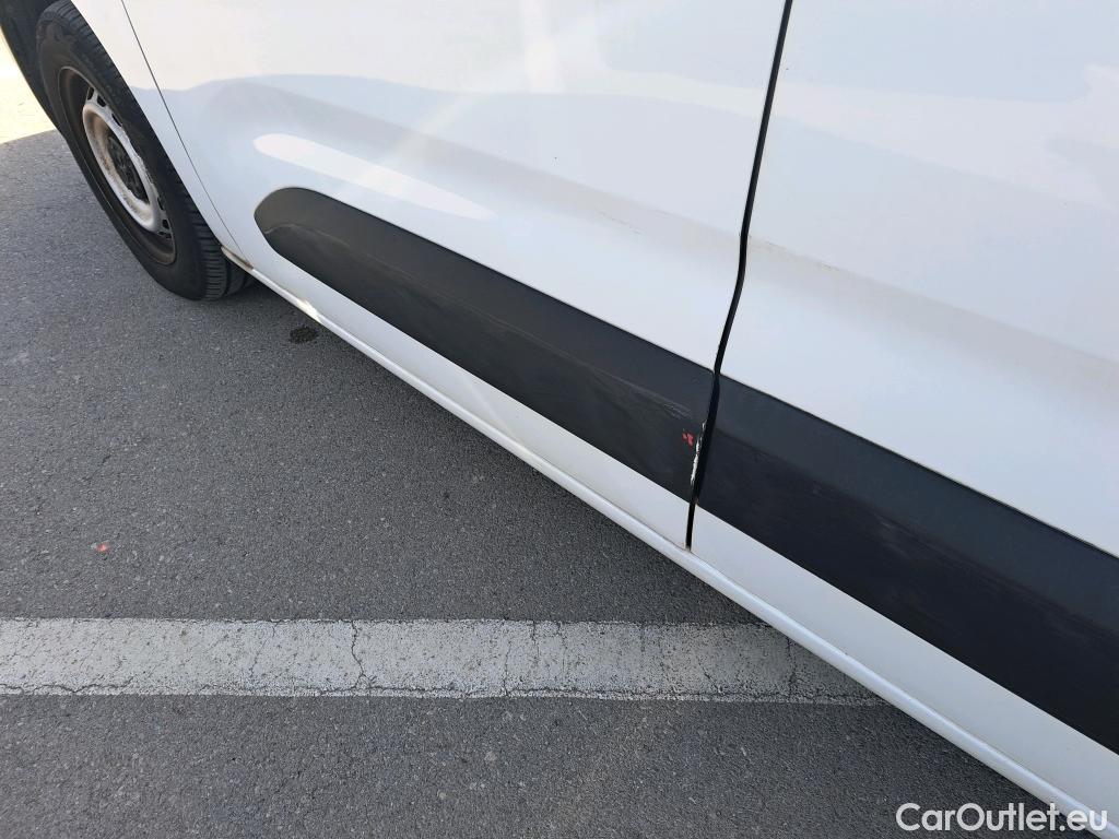  Peugeot  Partner PEUGEOT  / 2018 / 4P / furgón derivado de turismo Premium Standard 600kg BlueHDi 73kW #37