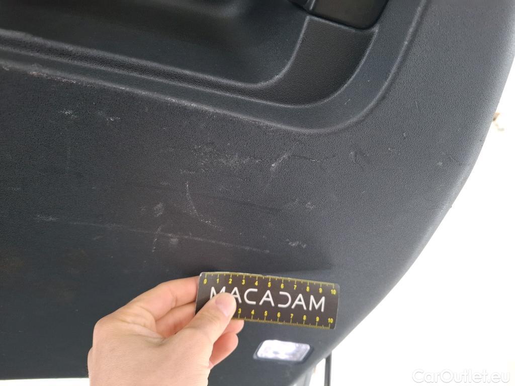  Land Rover  Discovery LAND ROVER  Sport / 2019 / 5P / SUV 1.5 P300e PHEV AUTO 4WD #32