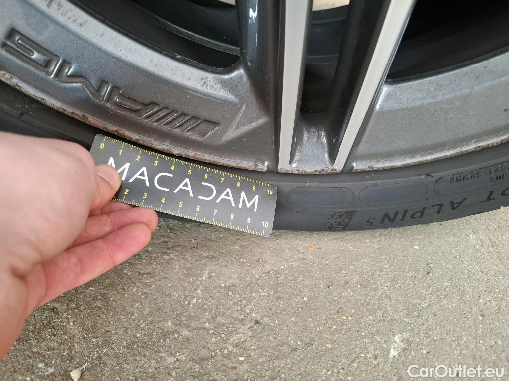  Mercedes  C-Klasse MERCEDES-BENZ Classe C Berline / 2018 / 4P / Berline C 200 d AMG Line #21