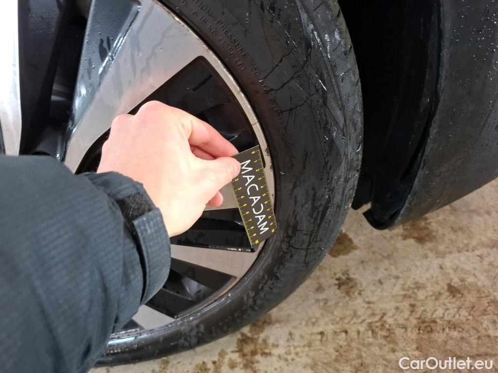  Mercedes  A-Klasse MERCEDES BENZ Classe A Compact  2018  5P  Berline A 250 e Business Line 8G DCT #30