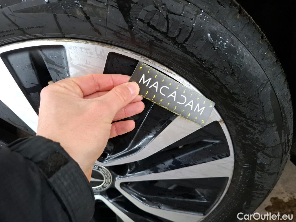  Mercedes  A-Klasse MERCEDES BENZ Classe A Compact  2018  5P  Berline A 250 e Business Line 8G DCT #9