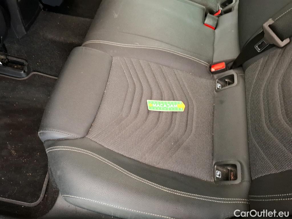  Mercedes  A-Klasse MERCEDES-BENZ Classe A Compact / 2018 / 5P / Berline A 180 Style Line #46