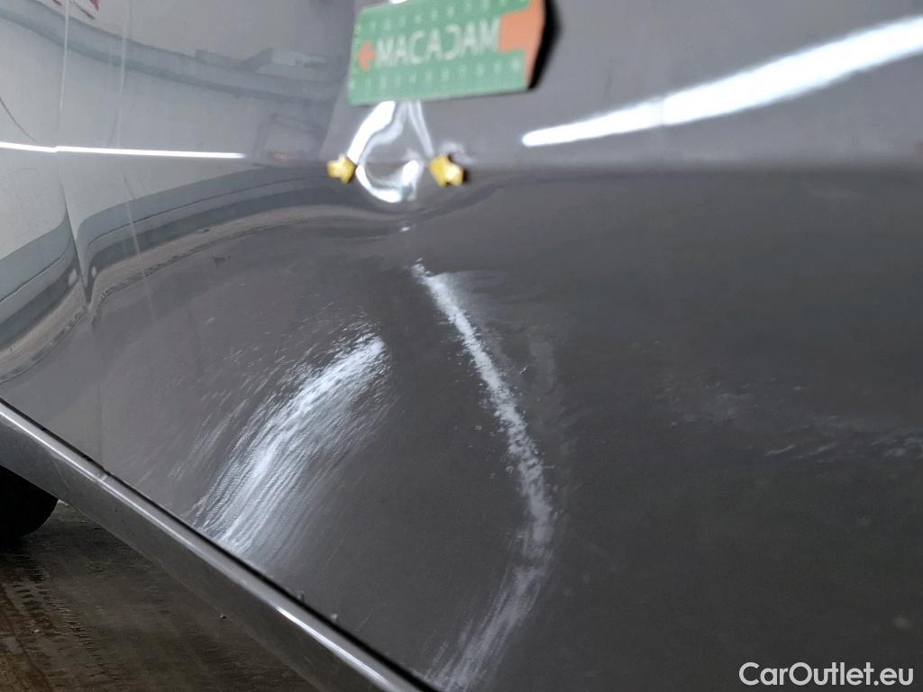  Mercedes  A-Klasse MERCEDES-BENZ Classe A Compact / 2018 / 5P / Berline A 180 Style Line #15