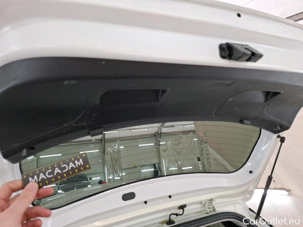  Hyundai  i20  Intuitive 1.2 85CV BVM5 E6 #28