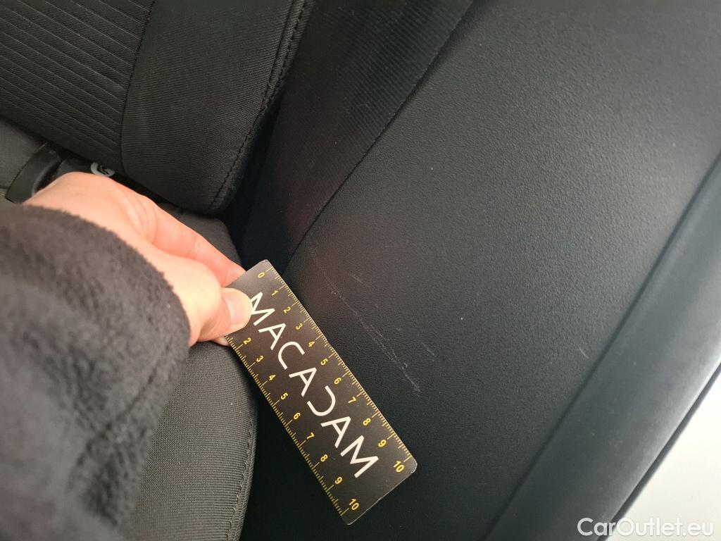  Land Rover  Discovery LAND ROVER  Sport / 2019 / 5P / SUV 1.5 P300e PHEV AUTO 4WD #23