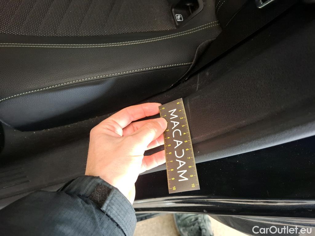  Mercedes  A-Klasse MERCEDES BENZ Classe A Compact  2018  5P  Berline A 250 e Business Line 8G DCT #23