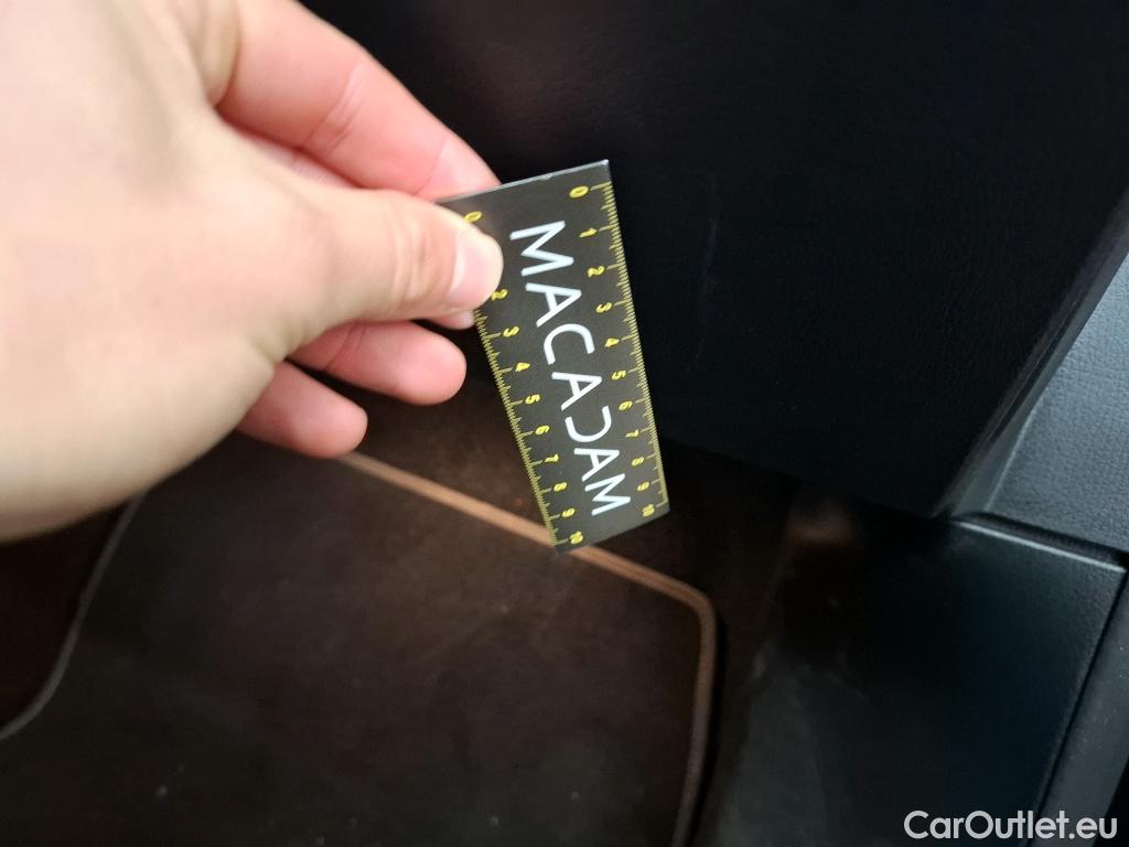  Mercedes  A-Klasse MERCEDES BENZ Classe A Compact  2018  5P  Berline A 250 e Business Line 8G DCT #19