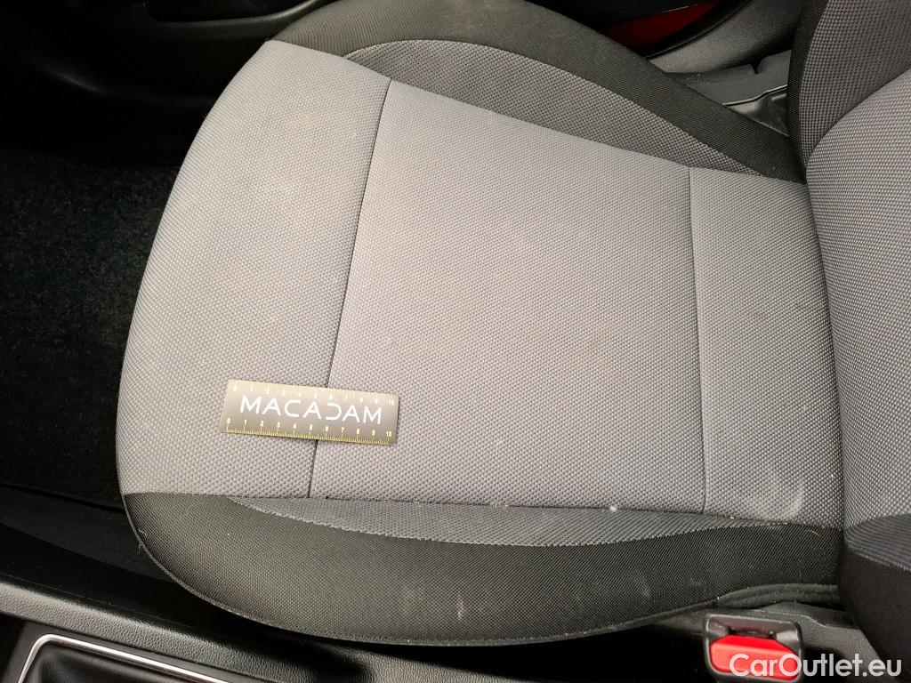  Hyundai  i20  Intuitive 1.2 85CV BVM5 E6 #32