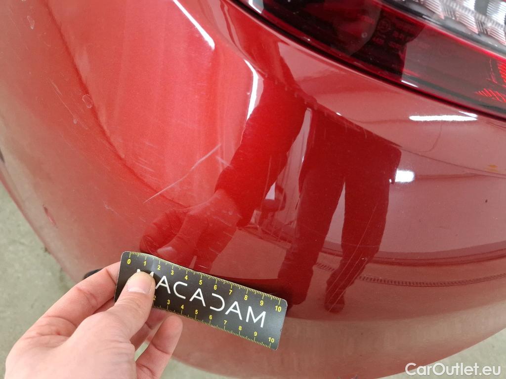  Mercedes  C-Klasse MERCEDES-BENZ Classe C Berline / 2018 / 4P / Berline C 200 d AMG Line #8