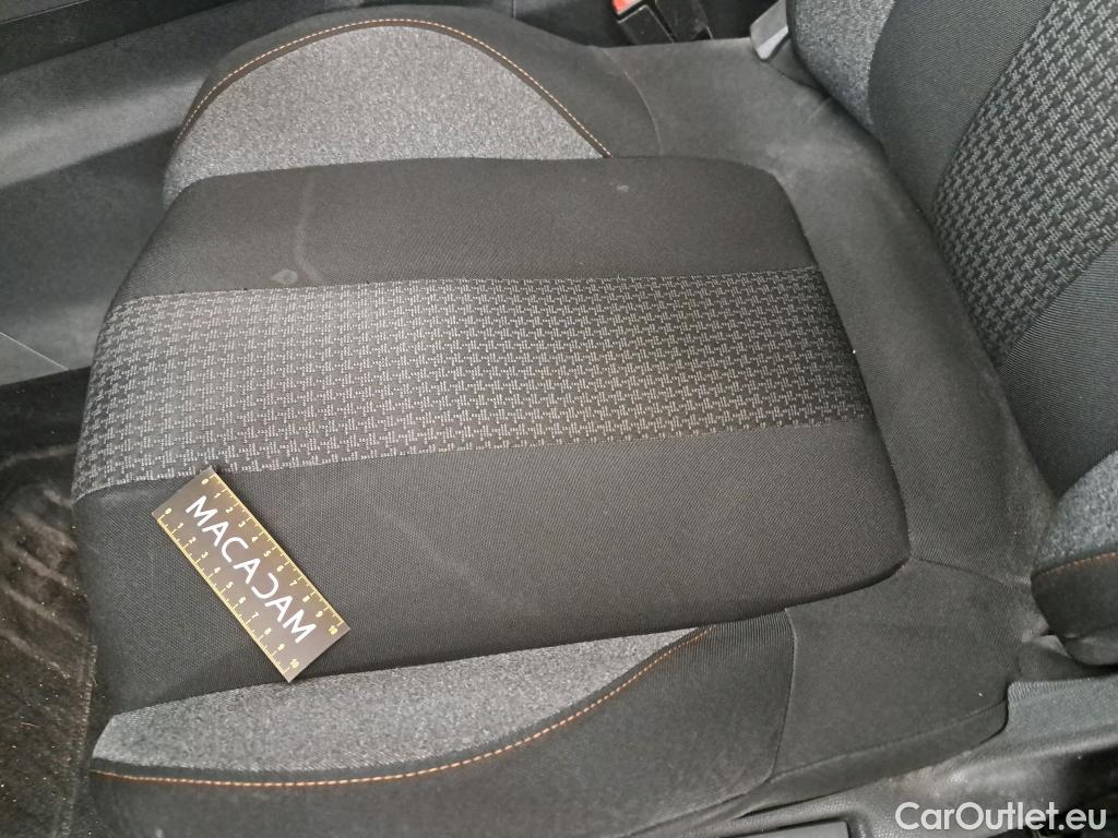  Peugeot  3008  Active Pack 1.5 HDi 130CV BVA8 E6d #23