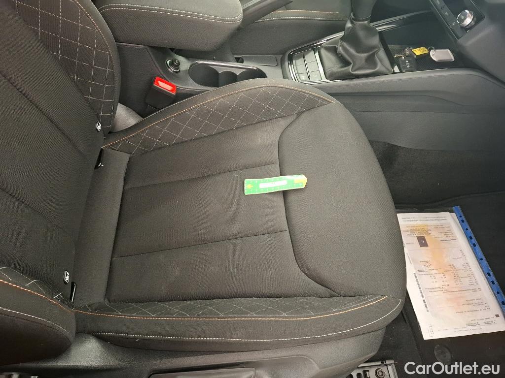  Skoda  KAMIQ SKODA  / 2019 / 5P / SUV 1.0 TSI 95ch BVM5 Business #4