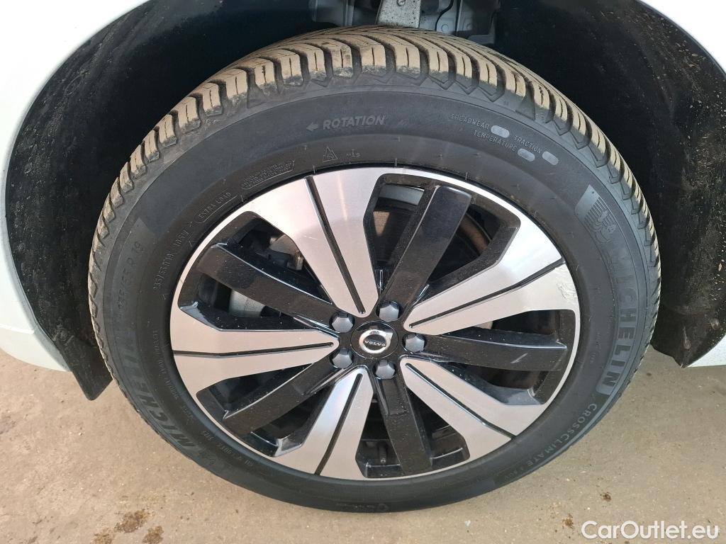  Volvo  XC60 VOLVO  / 2021 / 5P / SUV Recharge T6 350 GT 8 Plus Style Dark #6