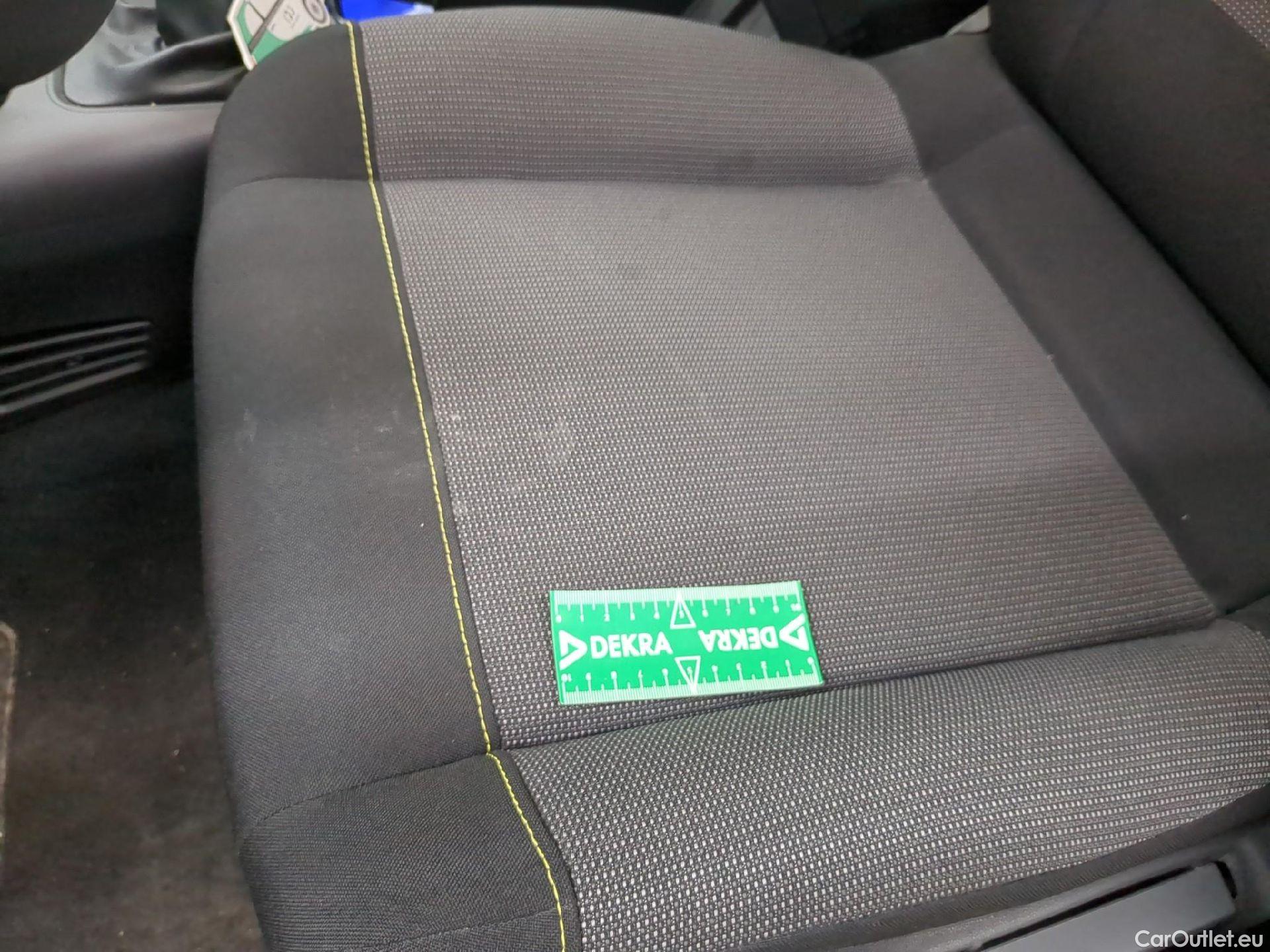  Citroen  C3  Société Feel Business R 1.5 BlueHDI 100CV BVM6 6E #2