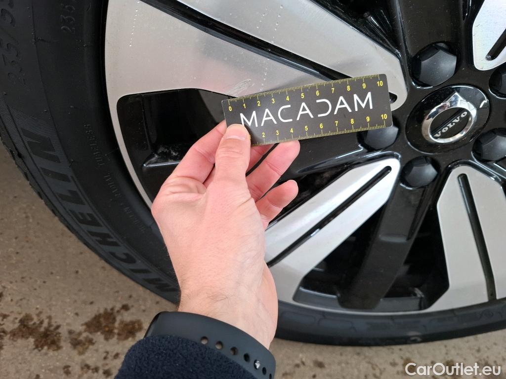  Volvo  XC60 VOLVO  / 2021 / 5P / SUV Recharge T6 350 GT 8 Plus Style Dark #32