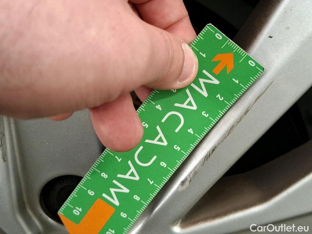  Volkswagen  Touran  Lounge Business BMT/Start-Stopp 2.0 TDI 150CV BVA7 E6d #9