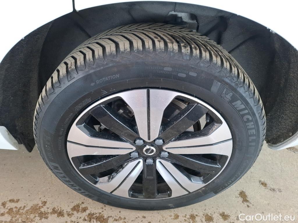  Volvo  XC60 VOLVO  / 2021 / 5P / SUV Recharge T6 350 GT 8 Plus Style Dark #29