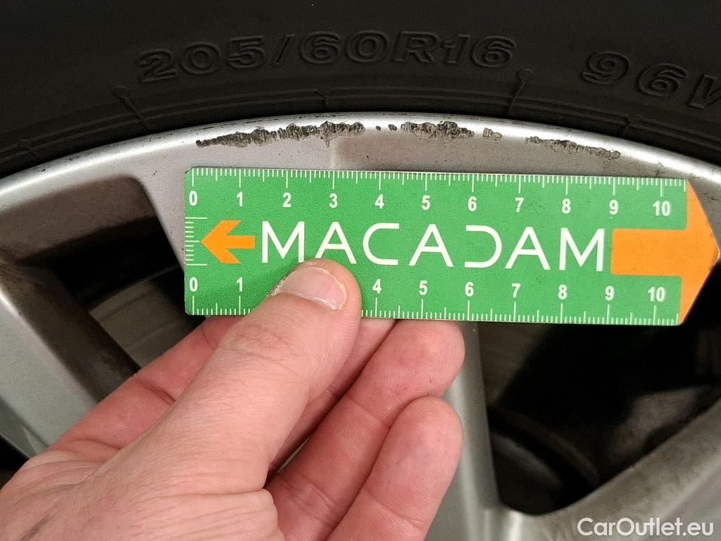  Volkswagen  Touran  Lounge Business BMT/Start-Stopp 2.0 TDI 150CV BVA7 E6d #15