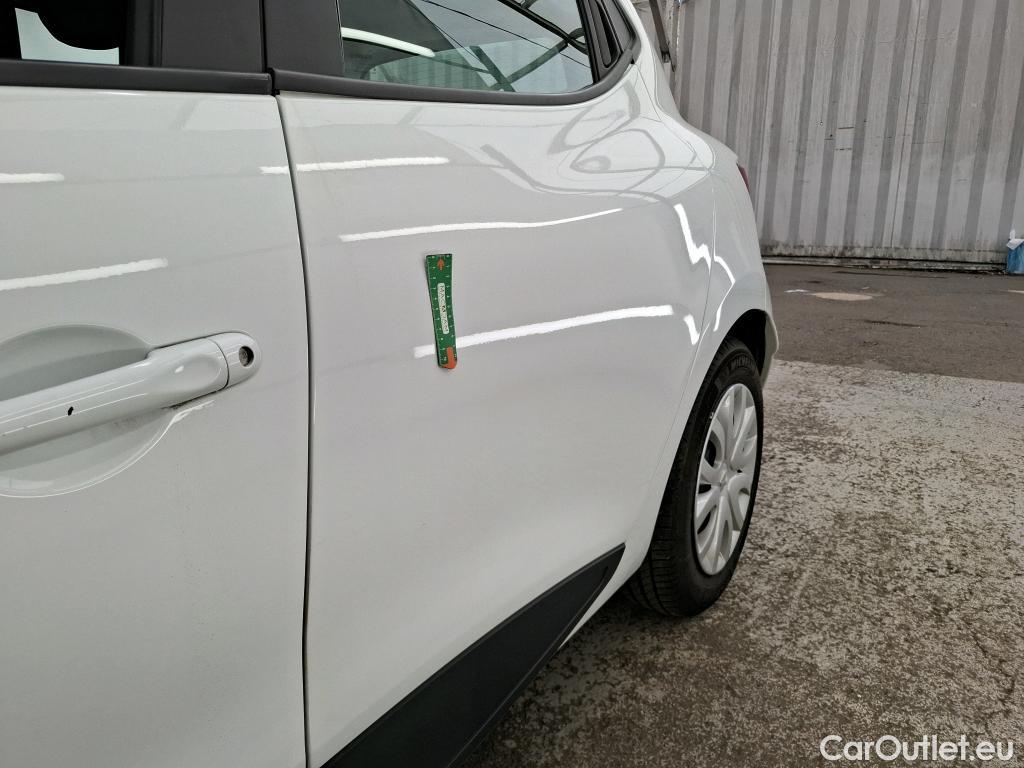  Renault  Clio  IV Air MediaNav 1.5 dCi 75CV BVM5 E6 #1