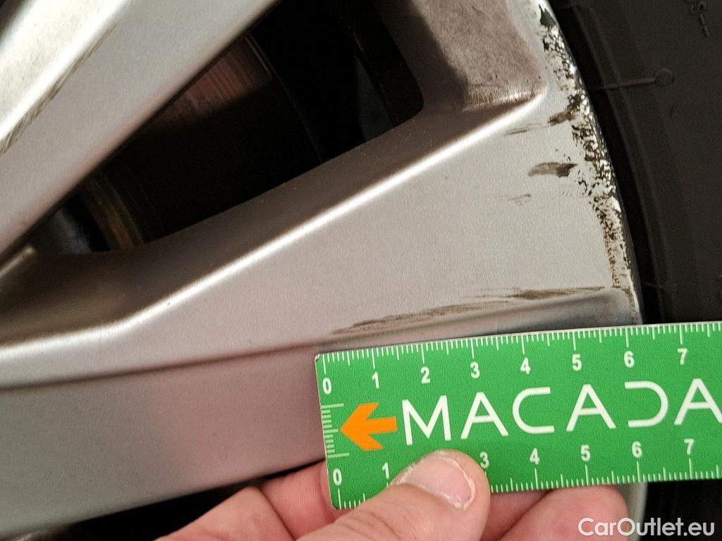  Volkswagen  Touran  Lounge Business BMT/Start-Stopp 2.0 TDI 150CV BVA7 E6d #3