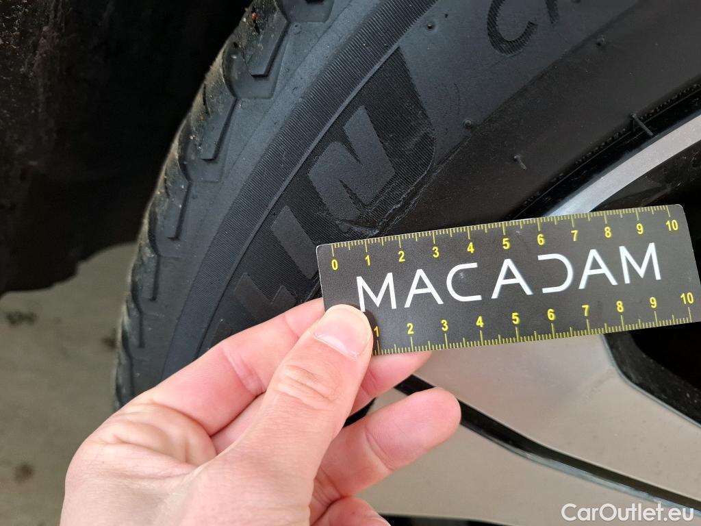  Volvo  XC60 VOLVO  / 2021 / 5P / SUV Recharge T6 350 GT 8 Plus Style Dark #3