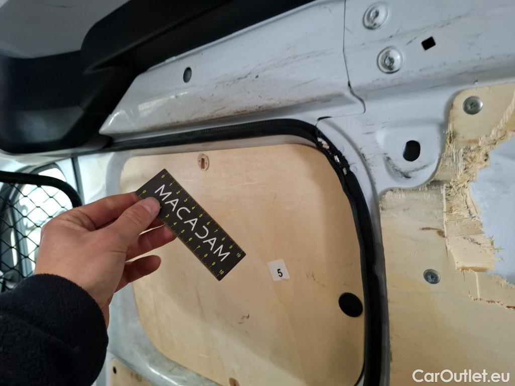  Renault  Kangoo RENAULT  / 2021 / 4P / Fourgonnette Extra - Blue dCi95 Sésame Ouvre Toi #45