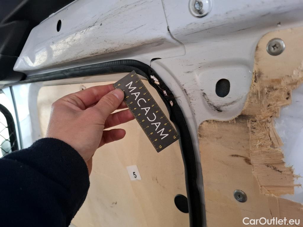  Renault  Kangoo RENAULT  / 2021 / 4P / Fourgonnette Extra - Blue dCi95 Sésame Ouvre Toi #46