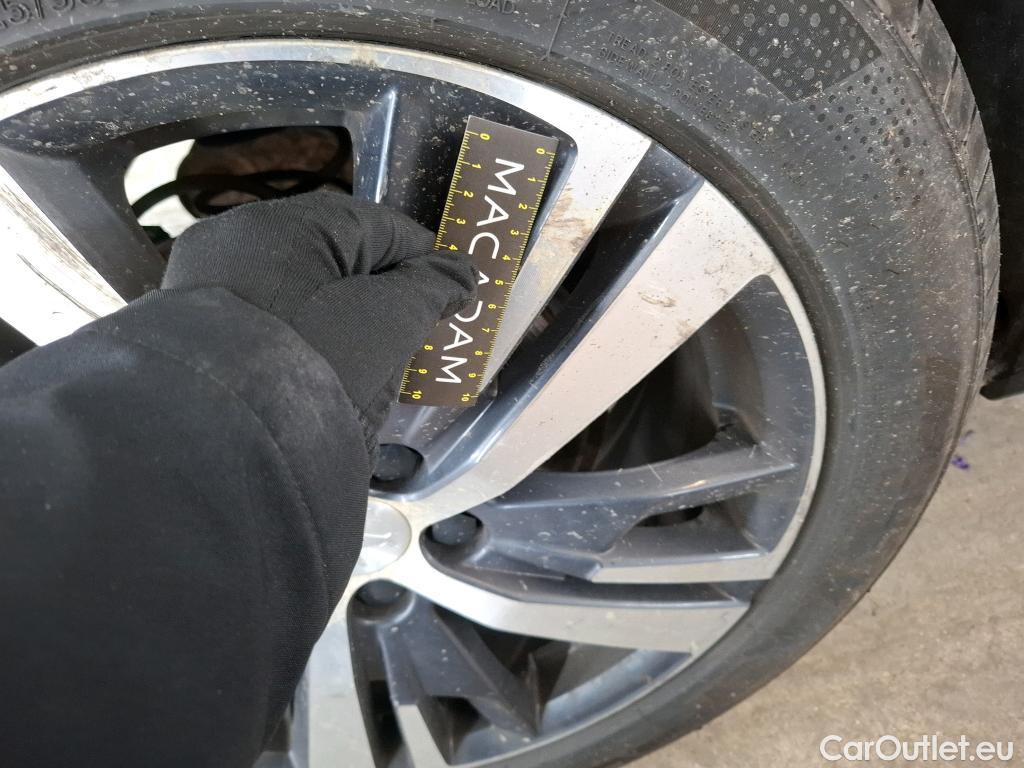  Peugeot  3008  Allure Business 1.2 PureTech 130CV BVM6 E6d #20