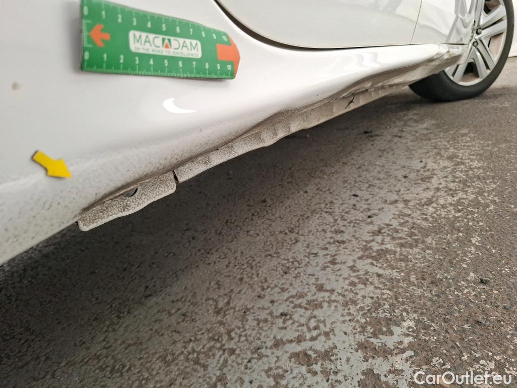  Peugeot  208  Allure Business 1.2 PureTech 110CV BVM6 E6dT #2