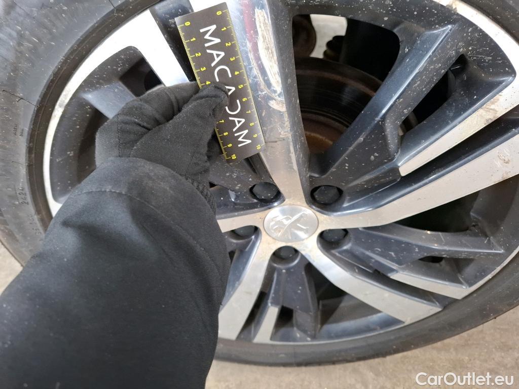  Peugeot  3008  Allure Business 1.2 PureTech 130CV BVM6 E6d #19