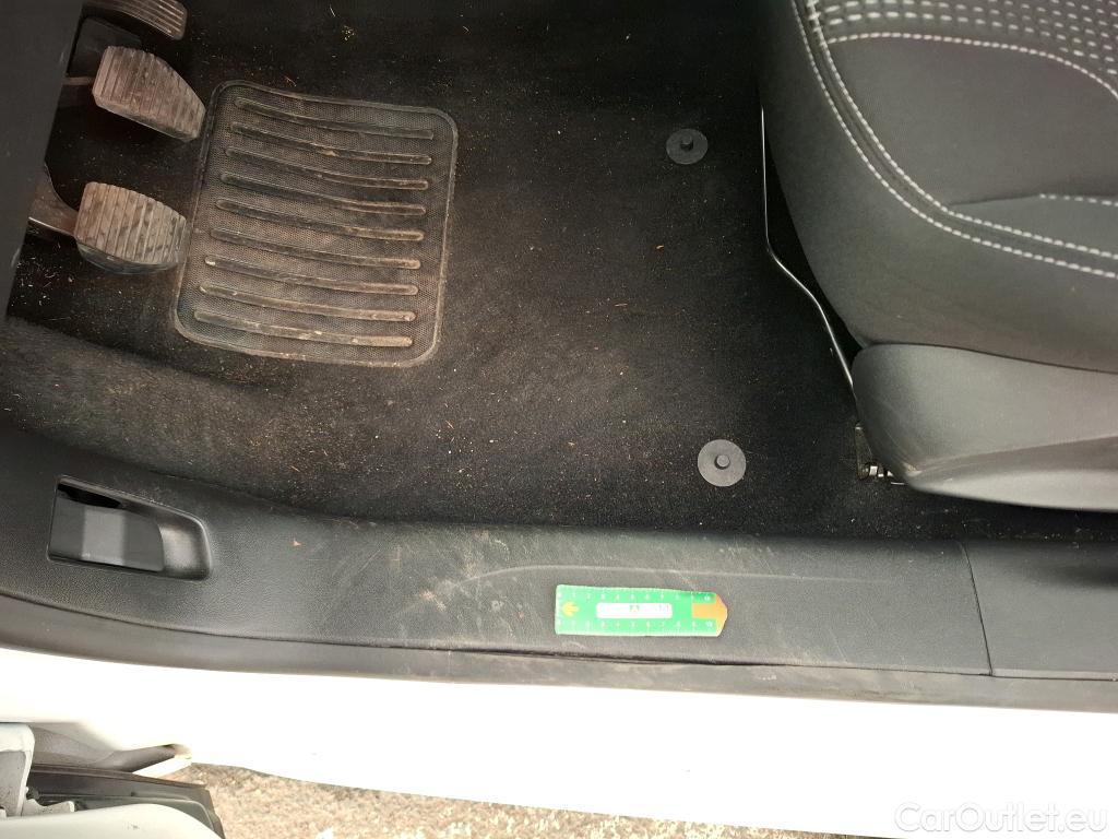  Peugeot  208  Allure Business 1.2 PureTech 110CV BVM6 E6dT #6