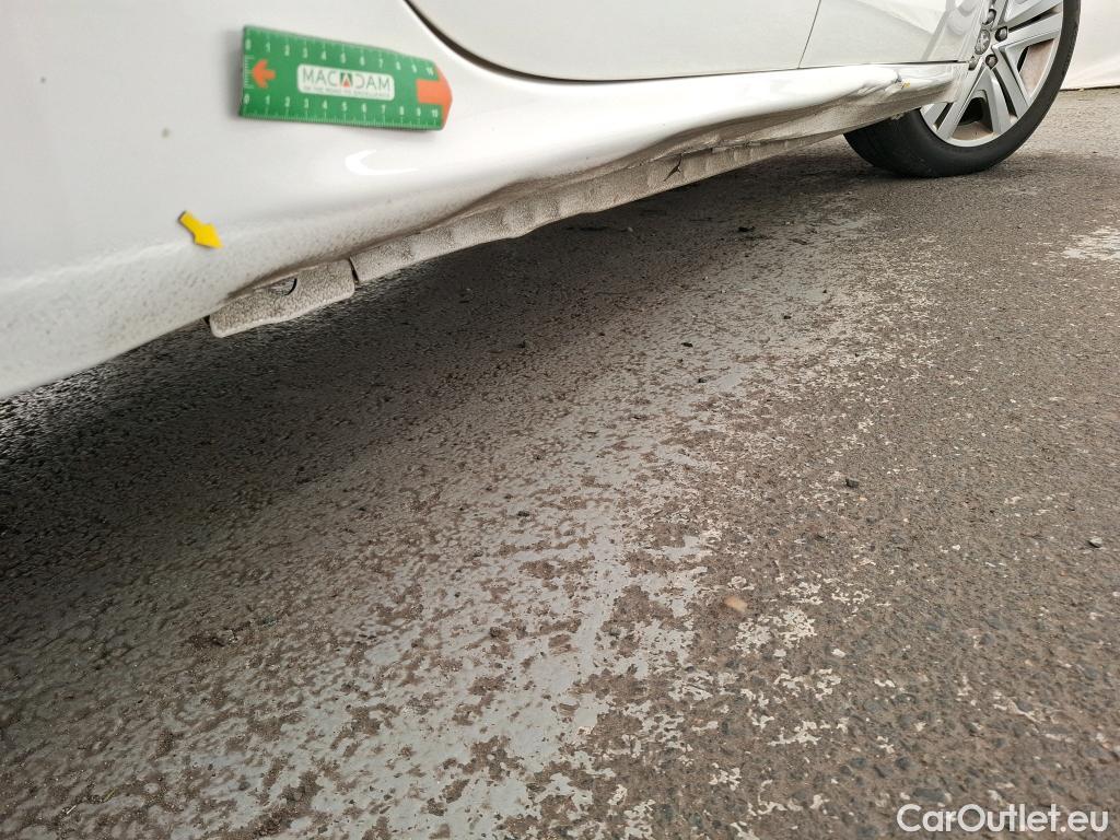  Peugeot  208  Allure Business 1.2 PureTech 110CV BVM6 E6dT #1