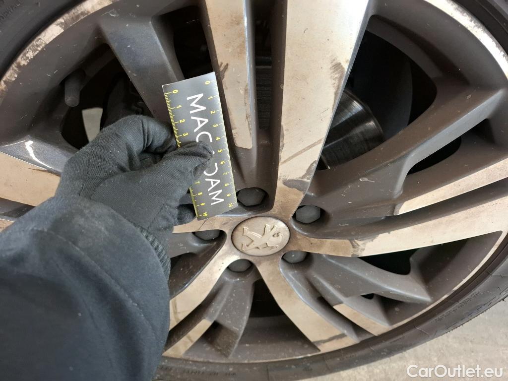  Peugeot  3008  Allure Business 1.2 PureTech 130CV BVM6 E6d #26