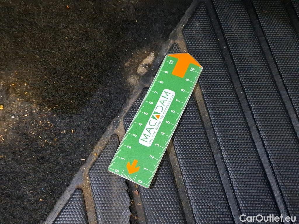  Peugeot  3008  Allure Pack 1.2 PureTech 130CV BVM6 E6d #18