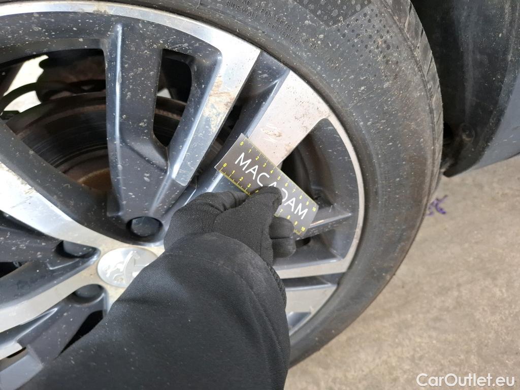  Peugeot  3008  Allure Business 1.2 PureTech 130CV BVM6 E6d #21