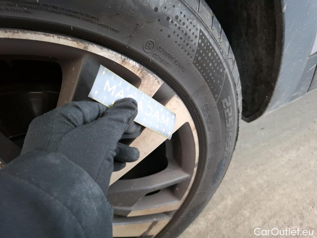  Peugeot  3008  Allure Business 1.2 PureTech 130CV BVM6 E6d #29