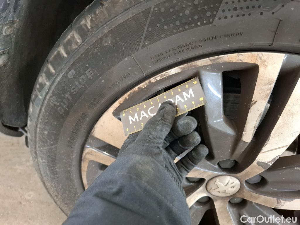  Peugeot  3008  Allure Business 1.2 PureTech 130CV BVM6 E6d #25