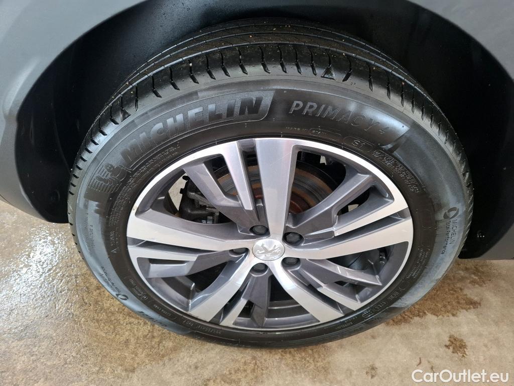  Peugeot  3008 PEUGEOT  / 2020 / 5P / SUV PureTech 130 S&S EAT8 GT #62