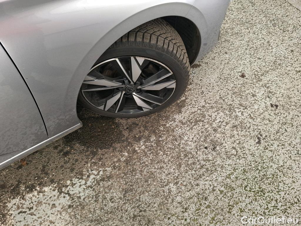  Peugeot  308  Allure 1.2 PureTech 130CV BVA8 E6d #15