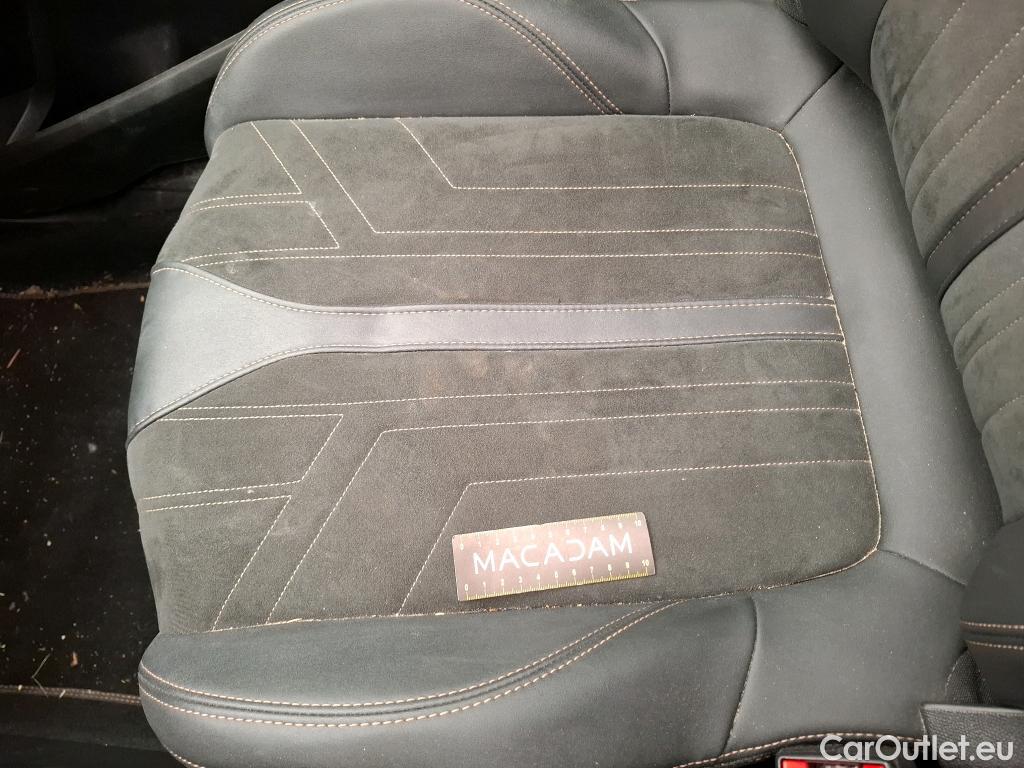  Peugeot  5008 PEUGEOT  / 2020 / 5P / SUV PureTech 130 S&S EAT8 GT Pack #37