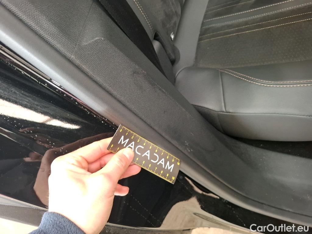  Peugeot  3008 PEUGEOT  / 2020 / 5P / SUV PureTech 130 S&S EAT8 GT #66