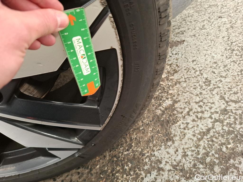  Peugeot  308  Allure 1.2 PureTech 130CV BVA8 E6d #18