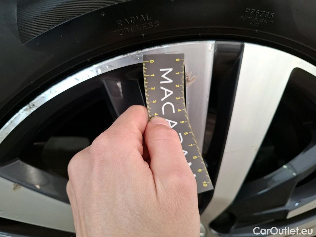  Peugeot  3008 PEUGEOT  / 2020 / 5P / SUV PureTech 130 S&S EAT8 GT #28